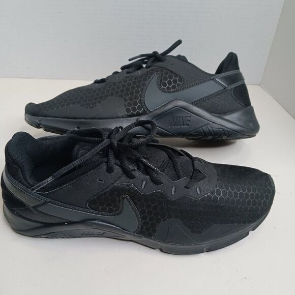 Nike Legend Essential 2 Men's size 10.5M Training Sneaker - Picture 1 of 9